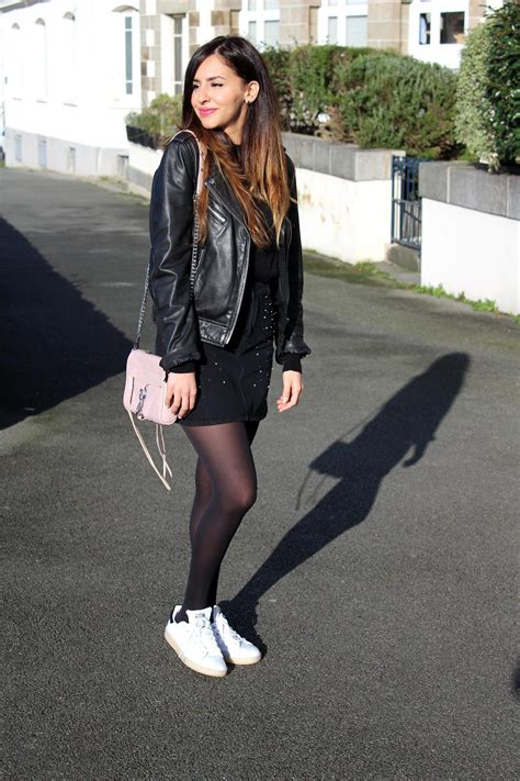 denim skirt with tights and sneakers